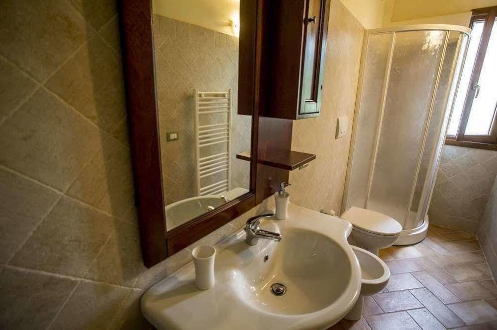 Agriturismo I Granai Crocemaroggia Luaran gambar